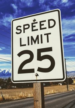 speed limit 25 sign